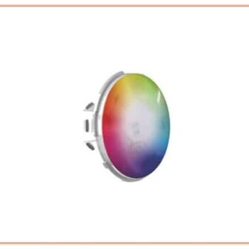 Die ADAGIO PRO LED BELEUCHTUNG PLP100-RGB farbig 45W 1700lm verfügt über ein glattes, rundes Design mit einem lebendigen RGB-Farbverlauf - rot, grün, blau und gelb -, der an bunte Reflexionen auf einem Teich erinnert.