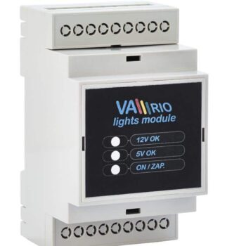 Ein rechteckiges elektronisches Gerät mit der Bezeichnung "Intelligente Poolsteuerung VArio - Erweiterungsmodul DIN LIGHTS" mit Kontrollleuchten für "12V OK", "5V OK" und "ON/ZAP". Mit Schraubklemmen, ideal für Teich- oder Poolanlagen mit Folieninstallation.